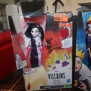 Disney Villains Cruella De Vil Doll in Black and White- Box In Fair Condition